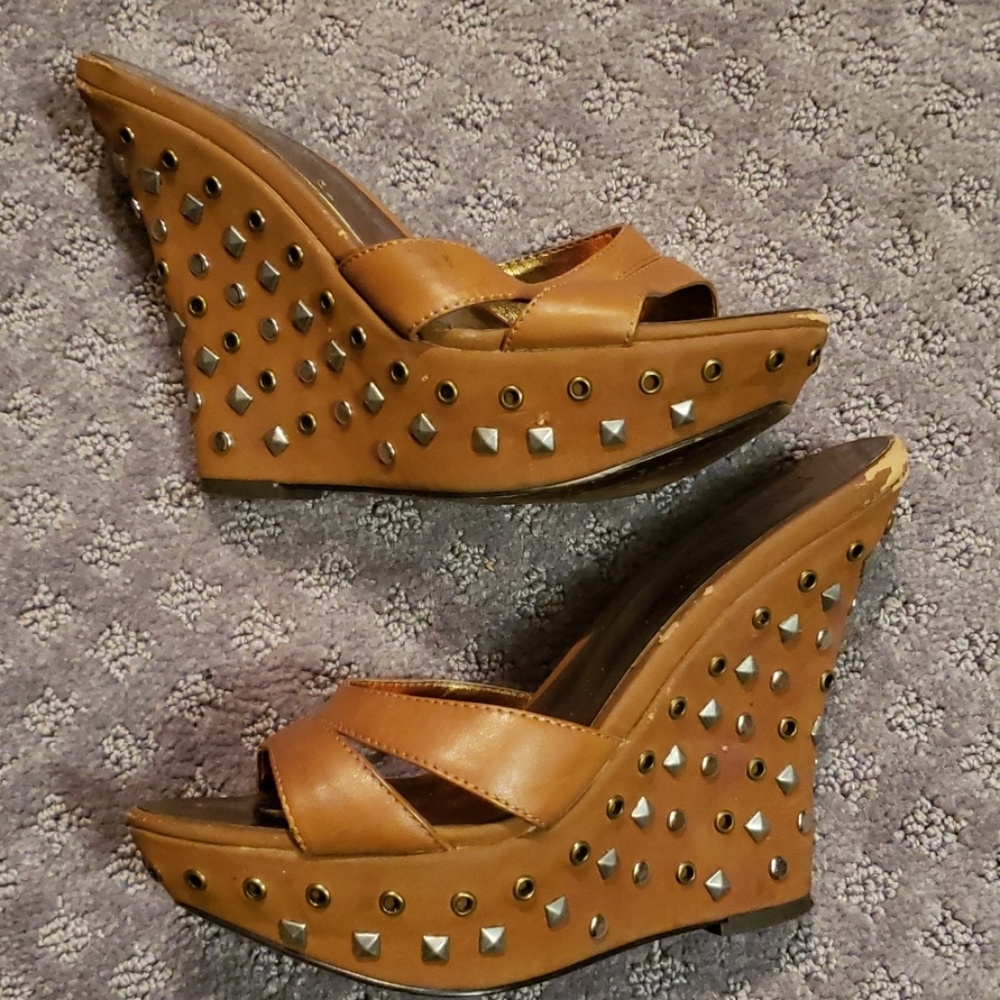 Tan studded platform wedge sandals mules 5.5
